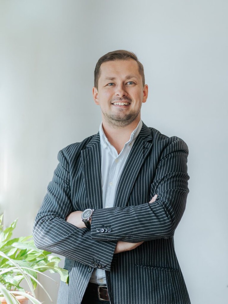 Tomasz Fecinski-Gawel's headshot